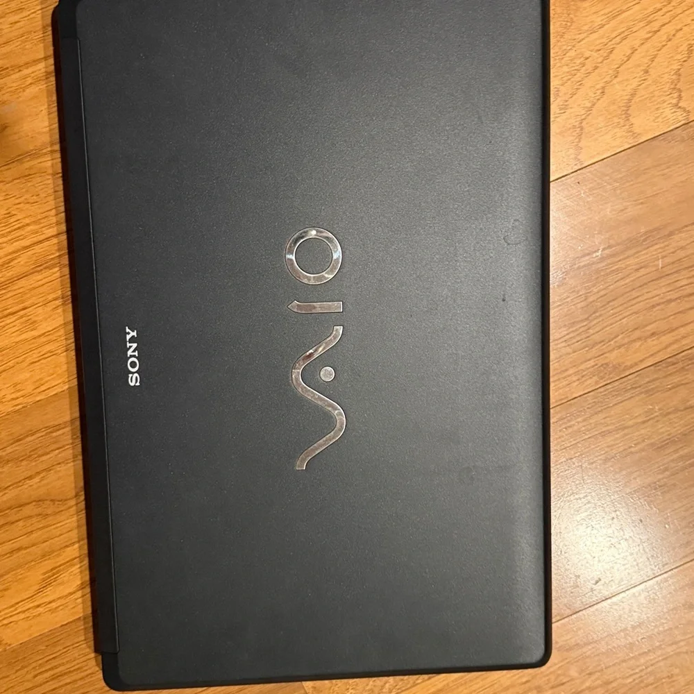 Sony 2008 Black Laptop 1920x1080 ratio 16:9 with Matching Cases